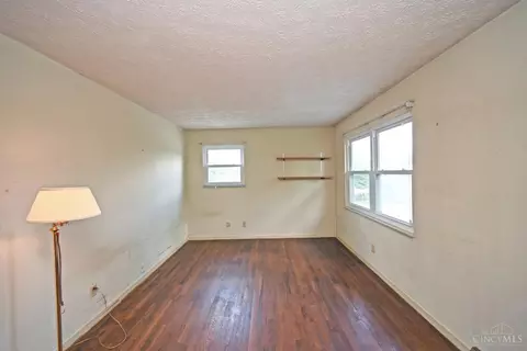 Living - 8509 Plainfield Rd, Cincinnati, OH 45236 photo 5 of 5