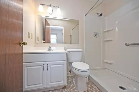 Bath - 8509 Plainfield Rd, Cincinnati, OH 45236 photo 2 of 4