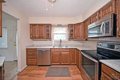 Kitchen - 8509 Plainfield Rd, Cincinnati, OH 45236 photo 4 of 4