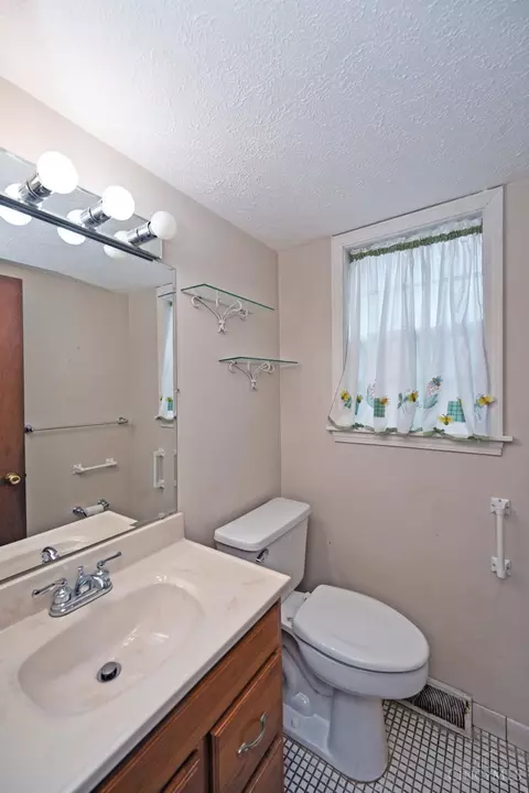 Bath - 8509 Plainfield Rd, Cincinnati, OH 45236 photo 1 of 4