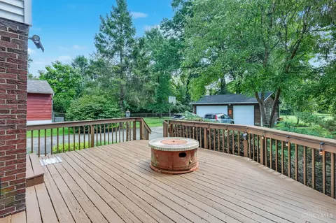 Exterior - 1559 Springdale Rd, Cincinnati, OH 45231 photo 7 of 12