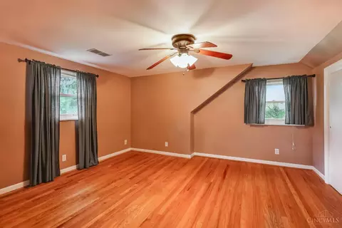 Bedroom - 1559 Springdale Rd, Cincinnati, OH 45231 photo 4 of 5