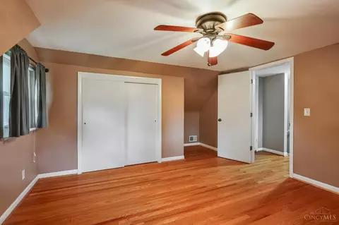 Bedroom - 1559 Springdale Rd, Cincinnati, OH 45231 photo 5 of 5