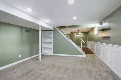 Living - 1559 Springdale Rd, Cincinnati, OH 45231 photo 3 of 3