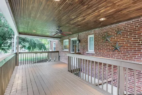 Exterior - 1559 Springdale Rd, Cincinnati, OH 45231 photo 6 of 12
