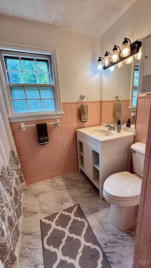 Bath - 517 State Rd, Cleves, OH 45002 photo 2 of 2
