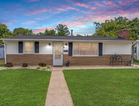 834 Meadow Ln, Lebanon, OH 45036