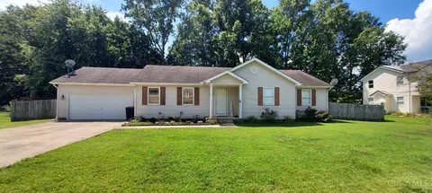 104 Stone Trace Dr, Mount Orab, OH 45154