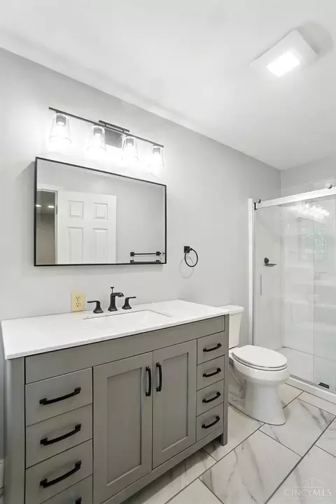 Bath - 8131 Hopper Rd, Cincinnati, OH 45255 photo 3 of 6