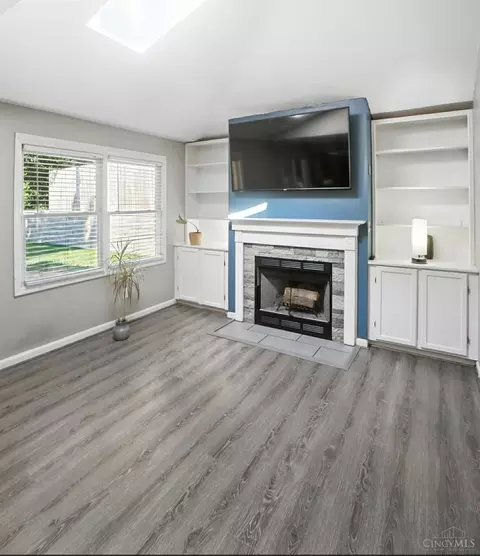Living - 8131 Hopper Rd, Cincinnati, OH 45255 photo 3 of 3