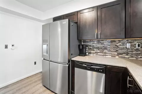 Kitchen - 8131 Hopper Rd, Cincinnati, OH 45255 photo 3 of 4