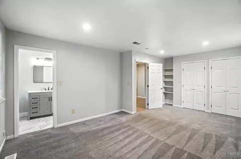 Bedroom - 8131 Hopper Rd, Cincinnati, OH 45255 photo 3 of 6