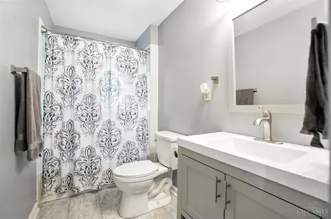 Bath - 8131 Hopper Rd, Cincinnati, OH 45255 photo 5 of 6
