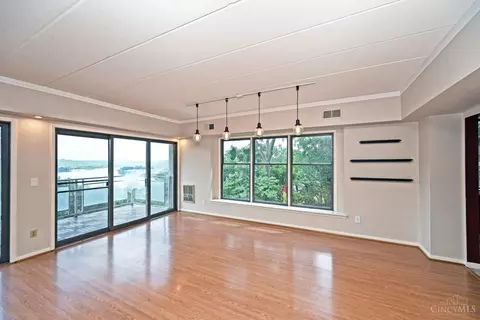 Living - 1775 Mcmillan St, Cincinnati, OH 45206 photo 7 of 9