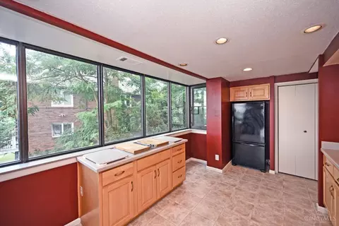 Kitchen - 1775 Mcmillan St, Cincinnati, OH 45206 photo 3 of 6