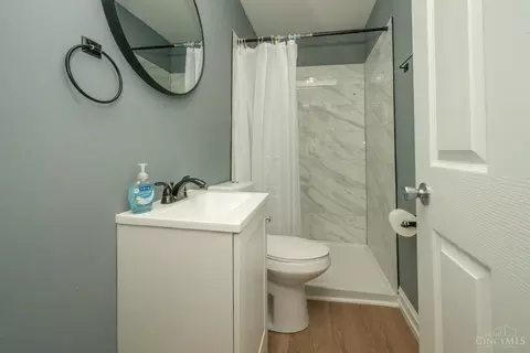 Bath - 5812 Monning Pl, Cincinnati, OH 45227 photo 1 of 1
