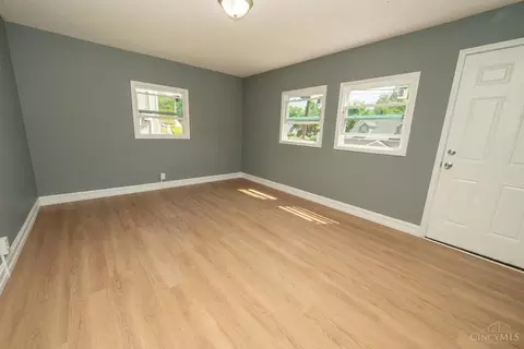 Living - 5812 Monning Pl, Cincinnati, OH 45227 photo 2 of 2