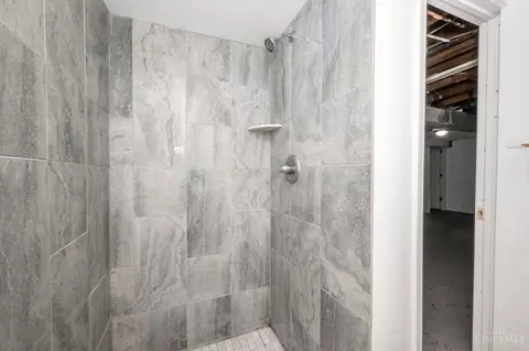 Bath - 8853 Planet Dr, Cincinnati, OH 45231 photo 3 of 3