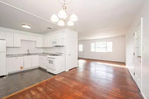Living - 8853 Planet Dr, Cincinnati, OH 45231 photo 6 of 6