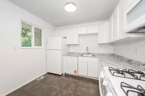 Kitchen - 8853 Planet Dr, Cincinnati, OH 45231 photo 2 of 3