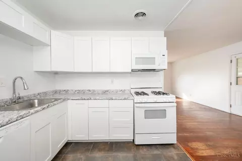Kitchen - 8853 Planet Dr, Cincinnati, OH 45231 photo 3 of 3