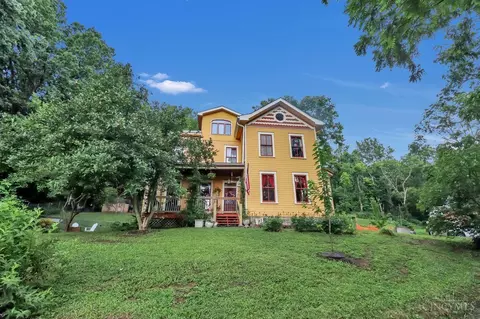 8468 Wooster Pike, Cincinnati, OH 45227