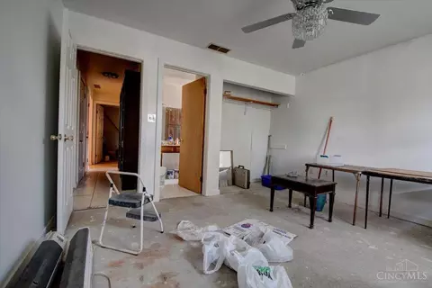 Bedroom - 4231 Myrtle Ave, Cincinnati, OH 45236 photo 1 of 2