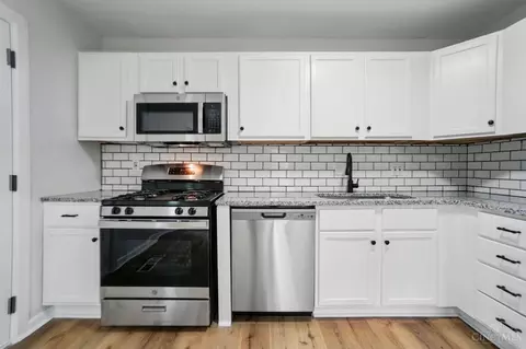 Kitchen - 9530 Crestbrook Dr, Cincinnati, OH 45231 photo 2 of 4