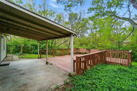 Exterior - 9530 Crestbrook Dr, Cincinnati, OH 45231 photo 7 of 12