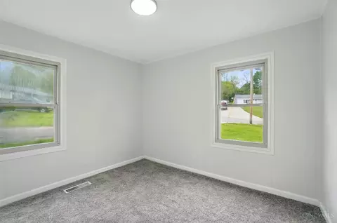 Bedroom - 9530 Crestbrook Dr, Cincinnati, OH 45231 photo 3 of 5