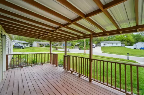Exterior - 9530 Crestbrook Dr, Cincinnati, OH 45231 photo 3 of 12