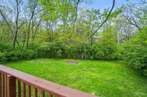 Exterior - 9530 Crestbrook Dr, Cincinnati, OH 45231 photo 10 of 12