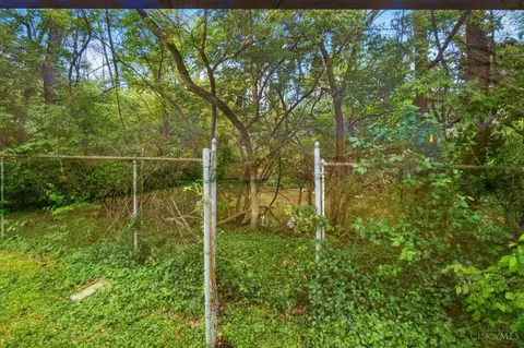 Exterior - 9530 Crestbrook Dr, Cincinnati, OH 45231 photo 12 of 12
