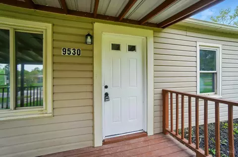 Exterior - 9530 Crestbrook Dr, Cincinnati, OH 45231 photo 4 of 12