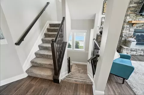 Entry Way - 2803 Buckridge Dr, Cincinnati, OH 45233 photo 7 of 7