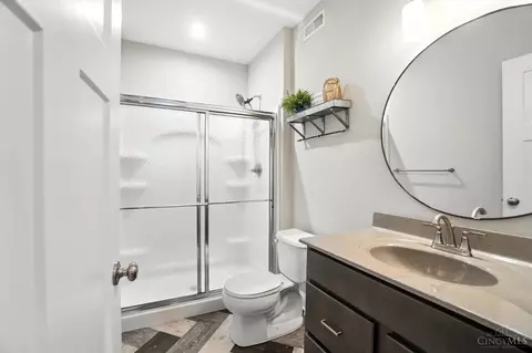 Bath - 2803 Buckridge Dr, Cincinnati, OH 45233 photo 5 of 5