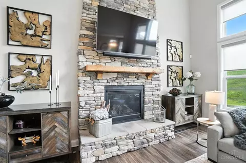 Living - 2803 Buckridge Dr, Cincinnati, OH 45233 photo 3 of 8