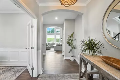 Entry Way - 2803 Buckridge Dr, Cincinnati, OH 45233 photo 3 of 7