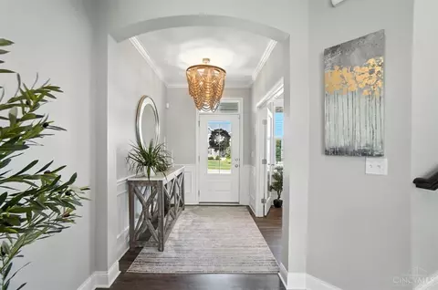 Entry Way - 2803 Buckridge Dr, Cincinnati, OH 45233 photo 1 of 7