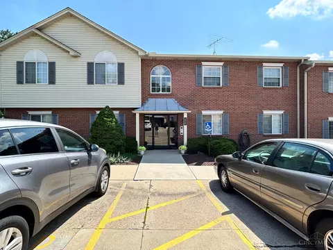 5232 Farm House Ln, Cincinnati, OH 45238