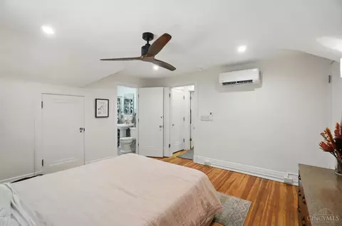 Bedroom - 3132 Bishop St, Cincinnati, OH 45220 photo 2 of 3