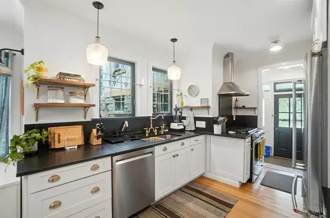 Kitchen - 3132 Bishop St, Cincinnati, OH 45220 photo 3 of 5
