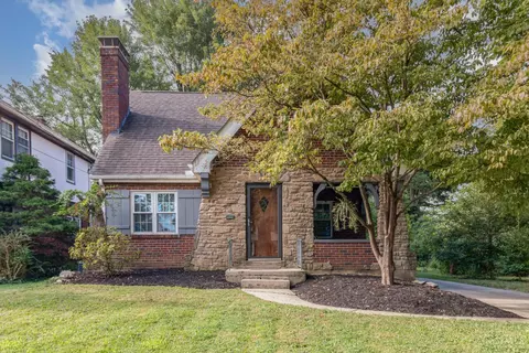 3733 Berkley Cir, Silverton, OH 45236