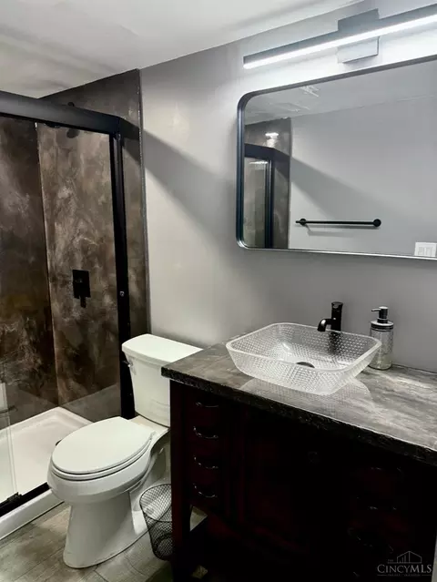 Bath - 1762 Lockbourne Dr, Cincinnati, OH 45240 photo 7 of 7