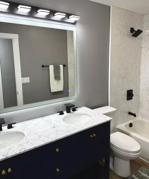 Bath - 1762 Lockbourne Dr, Cincinnati, OH 45240 photo 3 of 7