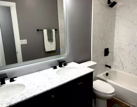 Bath - 1762 Lockbourne Dr, Cincinnati, OH 45240 photo 4 of 7