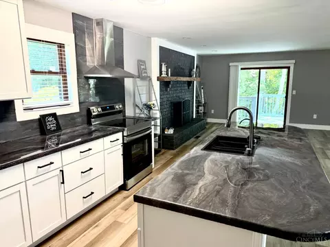 Kitchen - 1762 Lockbourne Dr, Cincinnati, OH 45240 photo 3 of 7