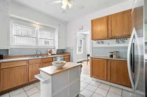 Kitchen - 4402 Simpson Ave, Cincinnati, OH 45227 photo 4 of 5
