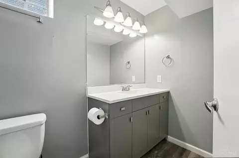 Bath - 4402 Simpson Ave, Cincinnati, OH 45227 photo 6 of 10