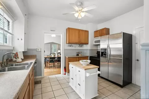 Kitchen - 4402 Simpson Ave, Cincinnati, OH 45227 photo 2 of 5